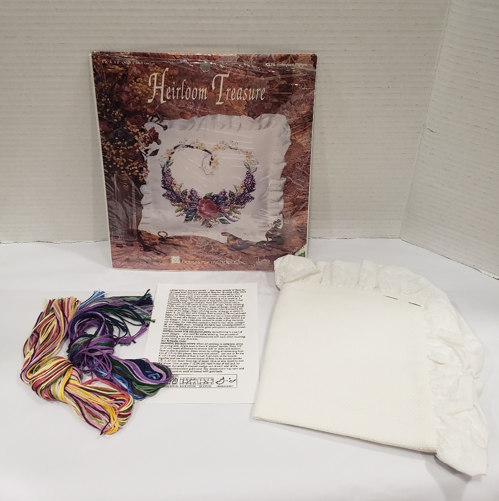 Vintage Heirloom Treasures 5275 Bouquet Pillow Needlepoint Kit - Picture 2 of 7